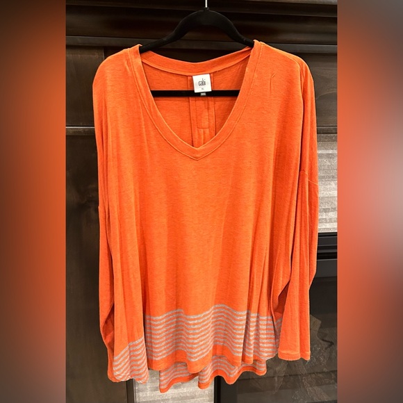 CAbi Tops - CAbi Hangout tee XL.
